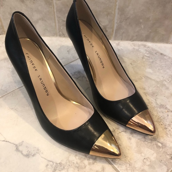 ✨HP✨Chinese Laundry Gold Toe Leather Pumps - Picture 5 of 8